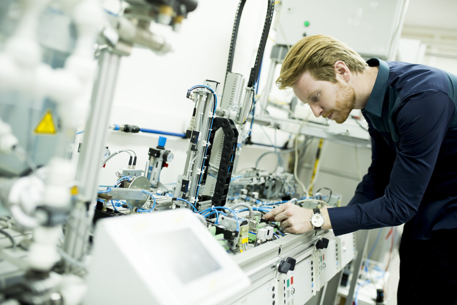 Techniker EMSR bei der Arbeit